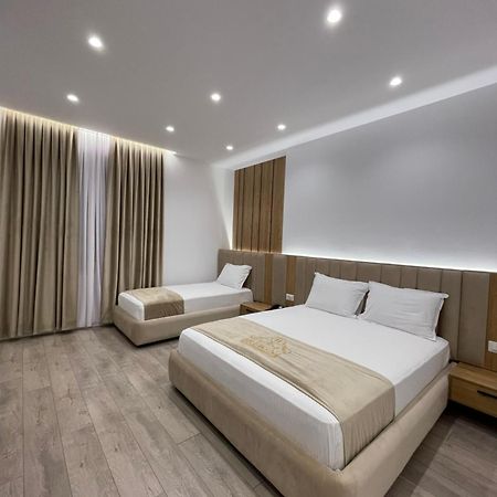 Reign Hotel Vorë Eksteriør billede