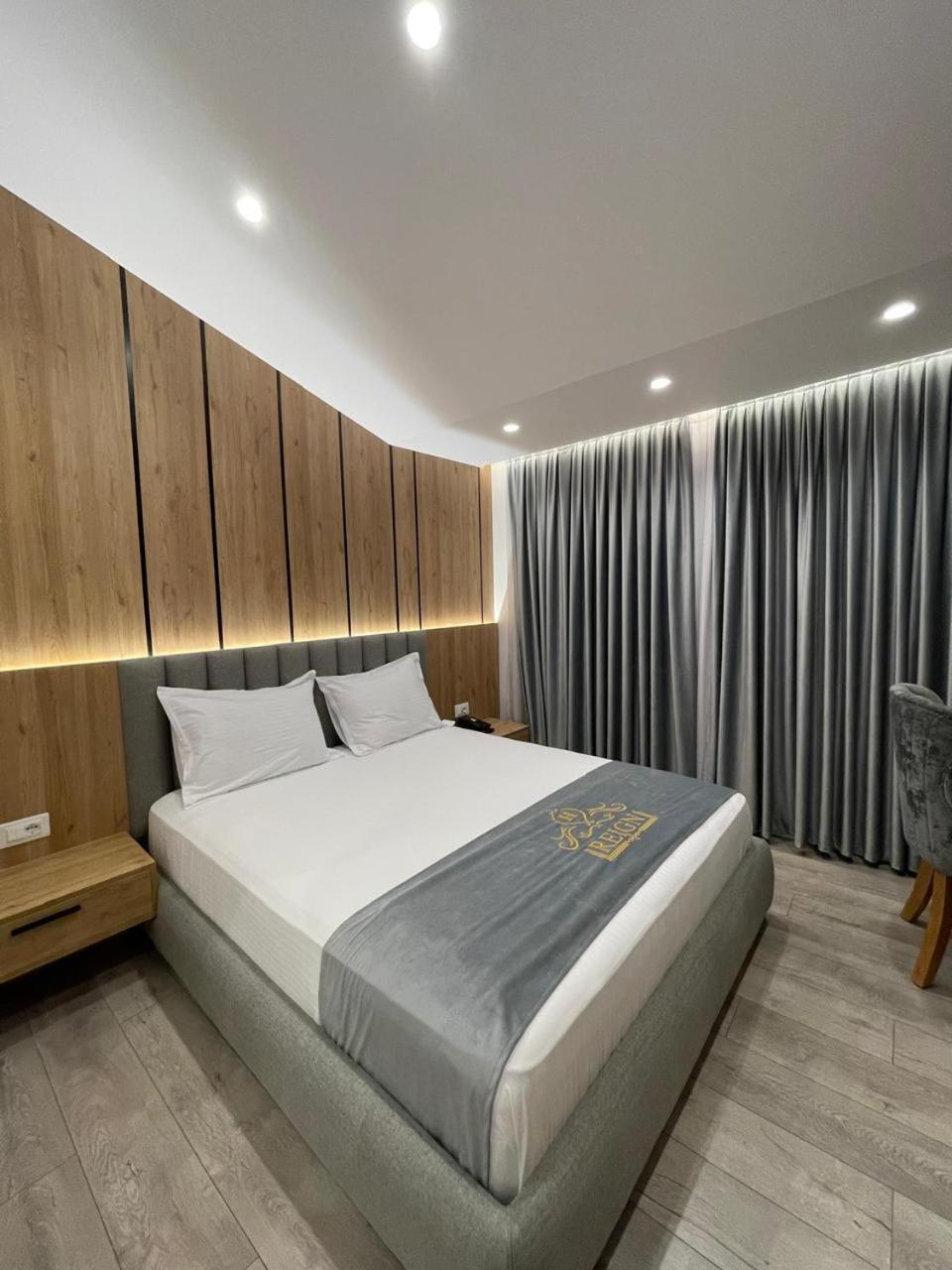 Reign Hotel Vorë Eksteriør billede